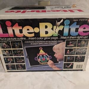 Classic Toy with Multicolor Pegs